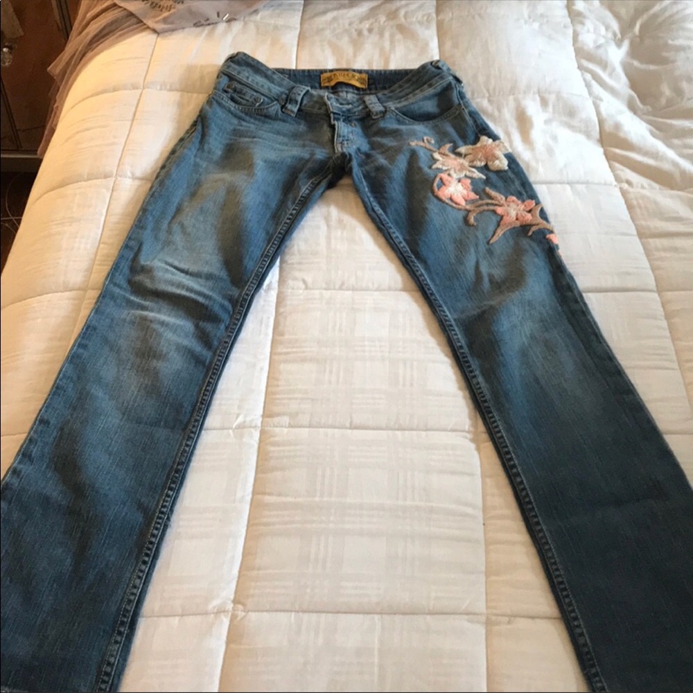 💥Allen b awesome embroidered jean